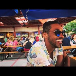 Meet your posher, Sammy.